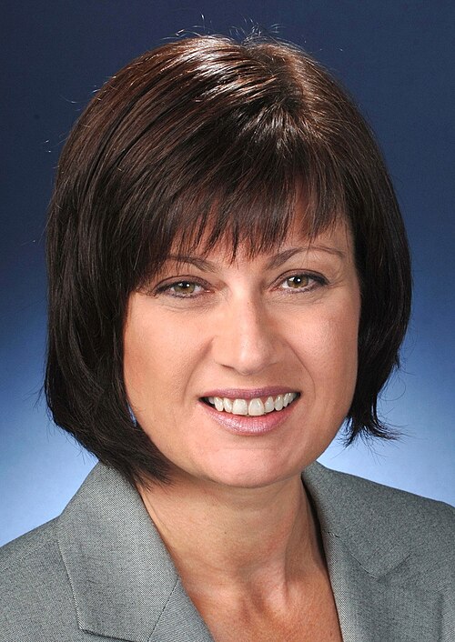 Justine Elliot portrait